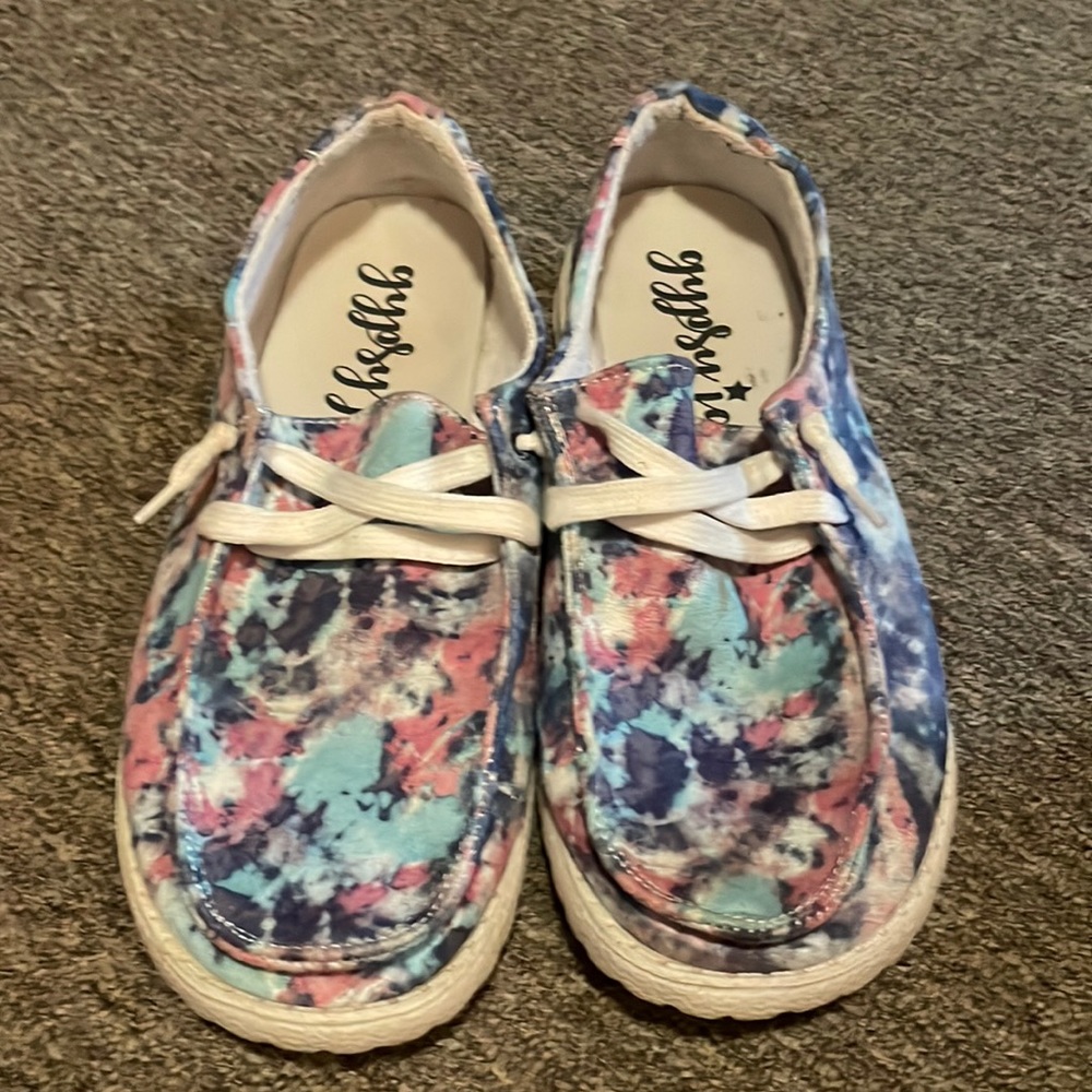 Gypsy Jazz. Style like Hey Dudes